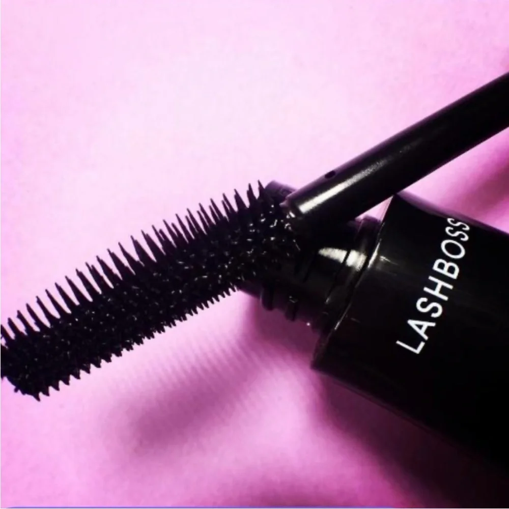 Laura Gellar LashBoss Bold Mascara & Covergirl So Lashy both black
